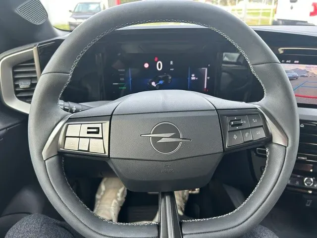 Opel Mokka 2025 photo 2