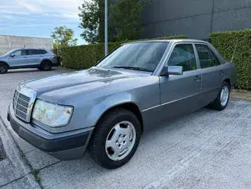 Mercedes-Benz W124