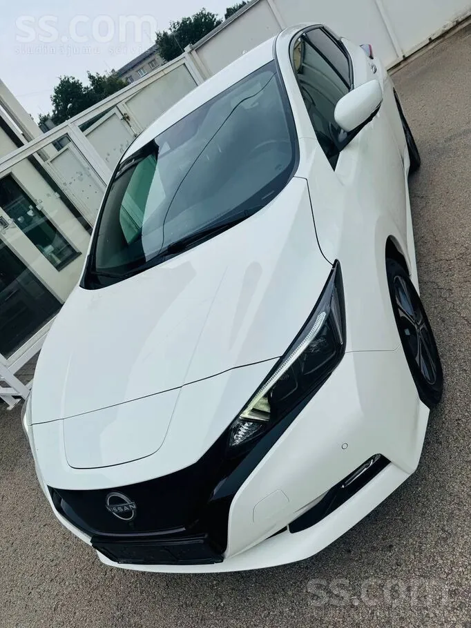 Nissan Leaf 2023 photo 3