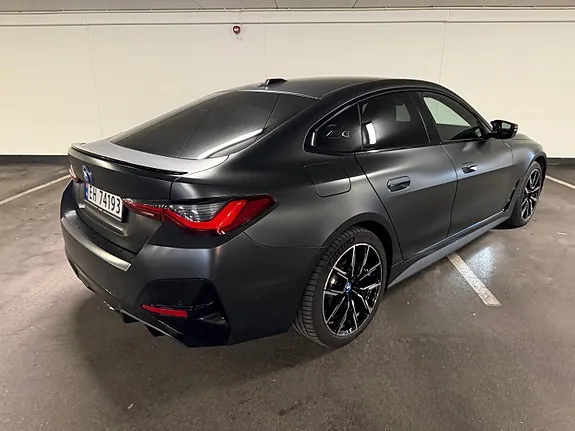 BMW I4 2024 photo 5
