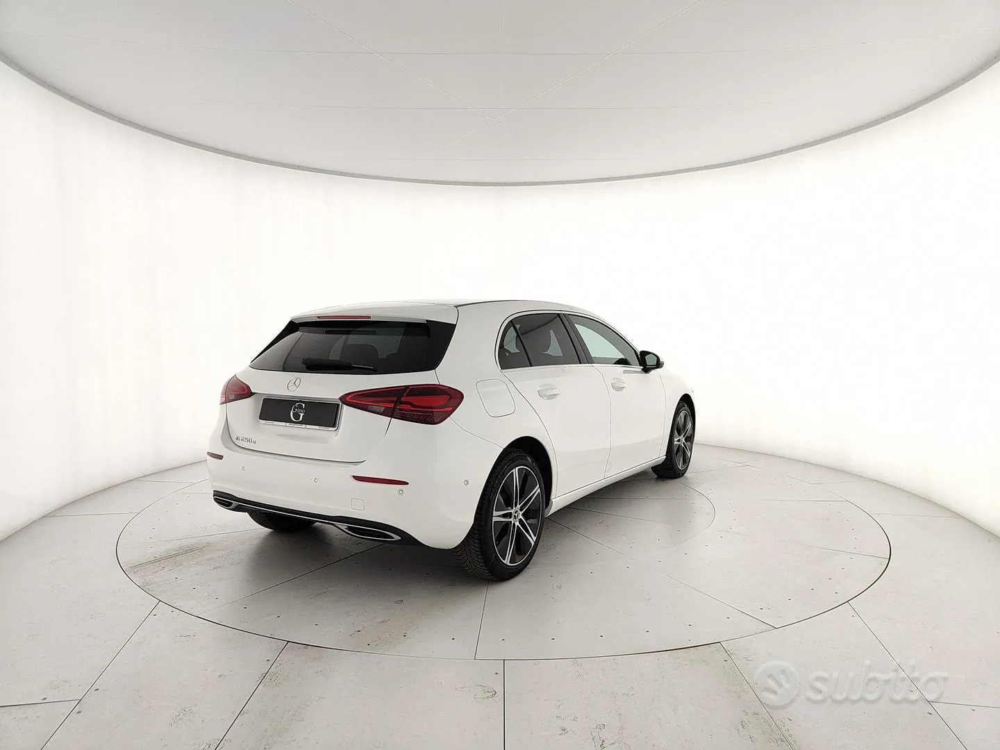 Mercedes-Benz A 250 E Phev 2023 photo 3
