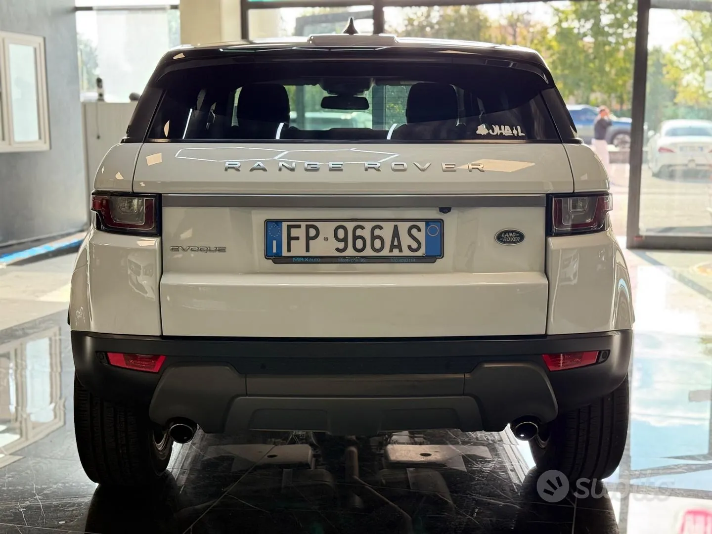 Land Rover Range Rover Evoque 2018 photo 3