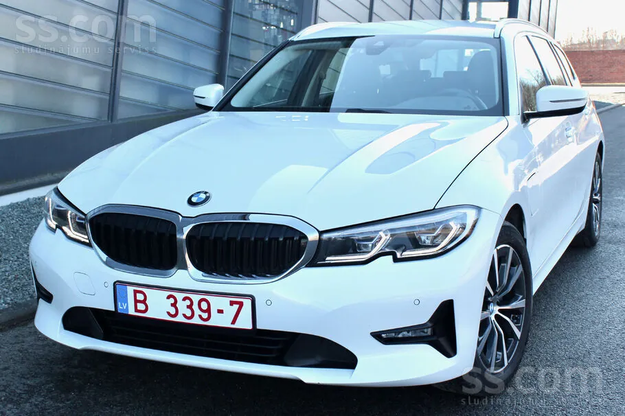 BMW 320 2021 photo 2