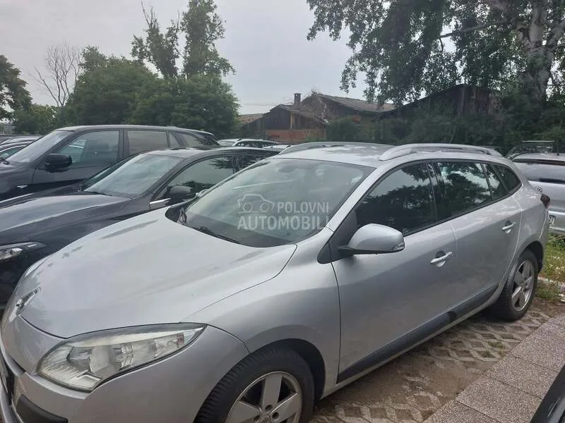 Renault Megane 2011 photo 2