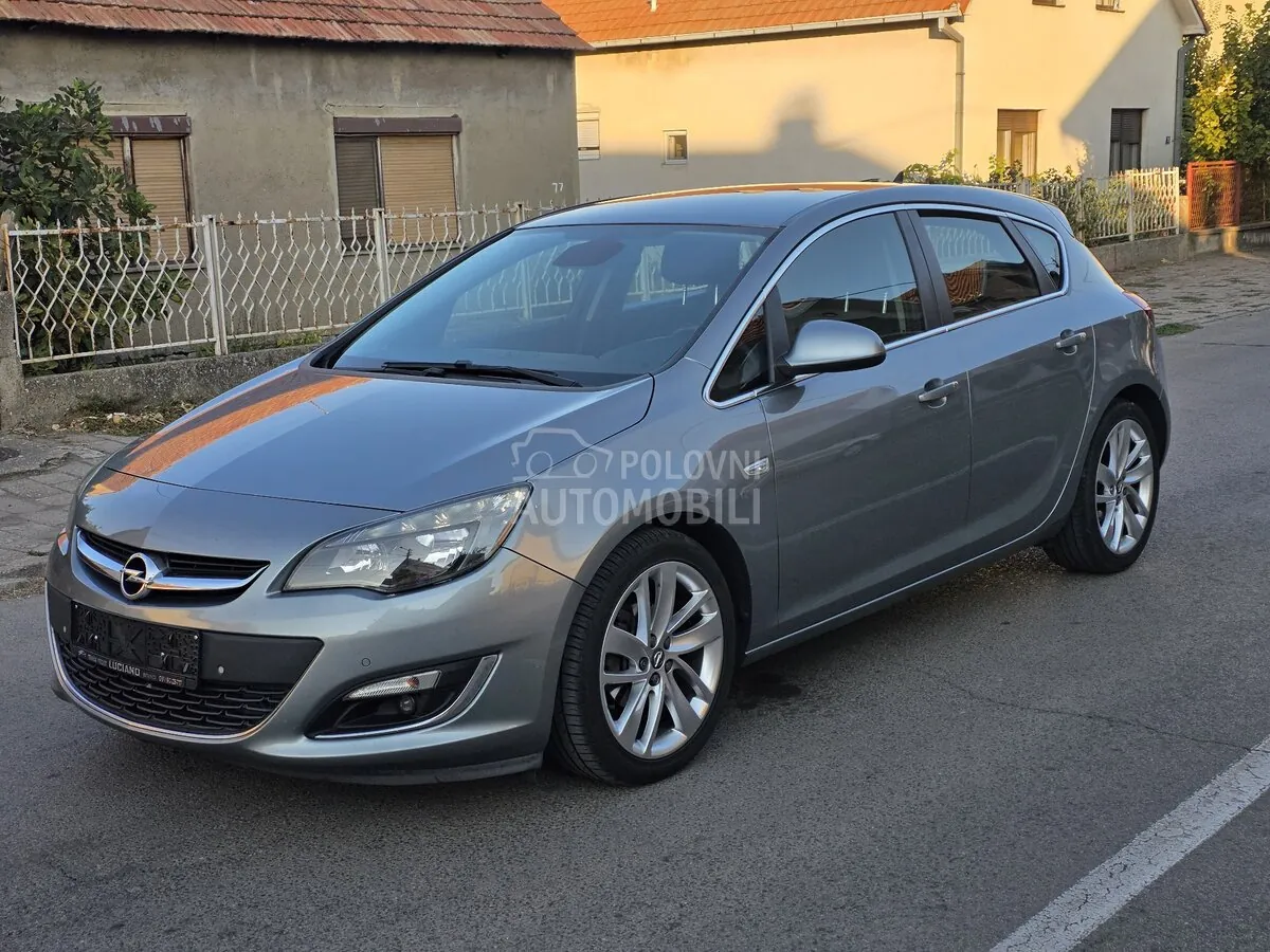 Opel Astra 2013 photo 3