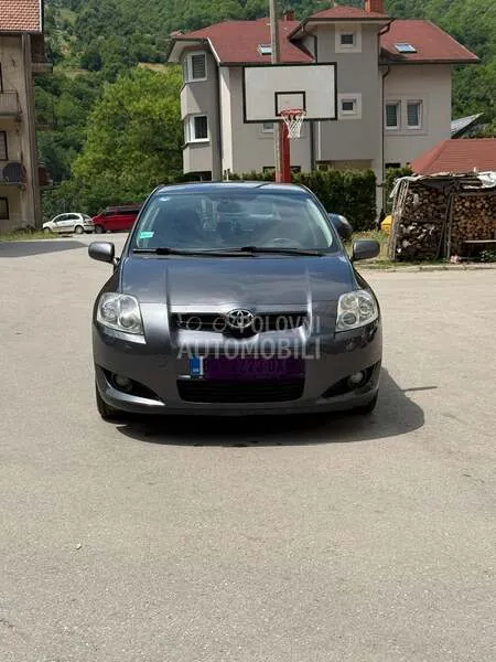 Toyota Auris 2009 photo 2