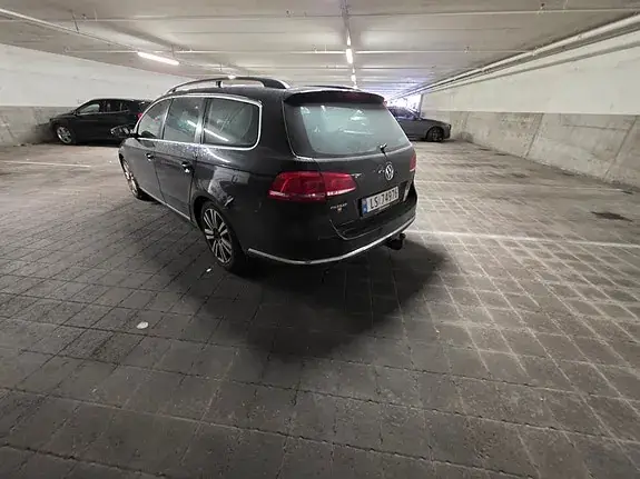 Volkswagen Passat 2011 photo 4