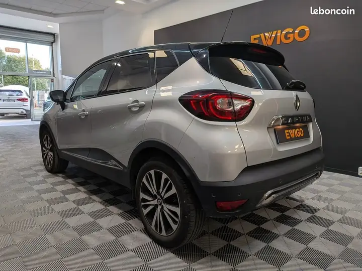 Renault Captur 2018 photo 2