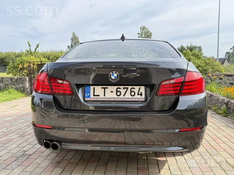 BMW F10 2010 photo 3