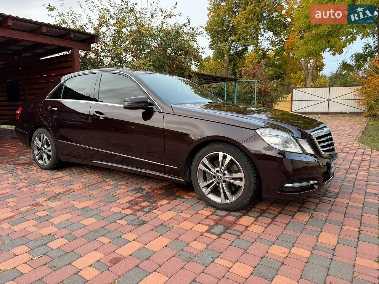 Mercedes-Benz E-Class 2010 photo 5