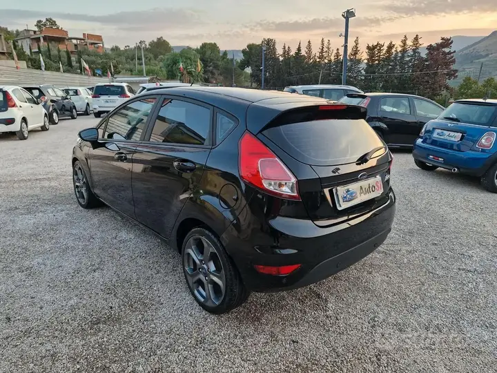Ford Fiesta 2017 photo 2