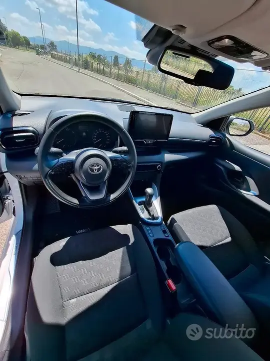 Toyota Yaris 2025 photo 4