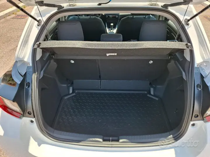 Toyota Yaris 2025 photo 5