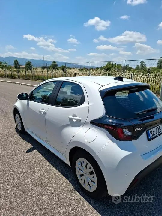 Toyota Yaris 2025 photo 2
