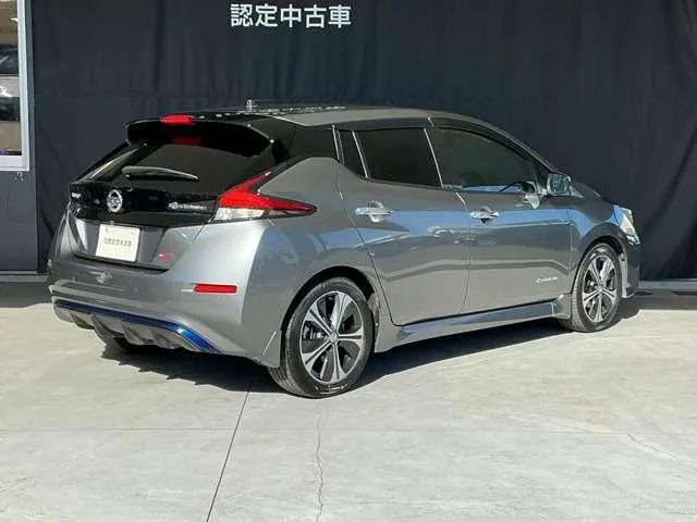 Nissan Leaf 2018 photo 2