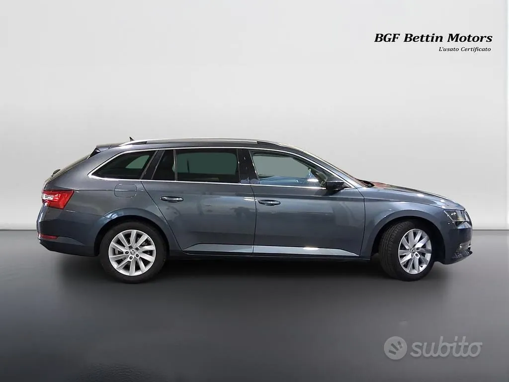 Skoda Superb 2019 photo 5
