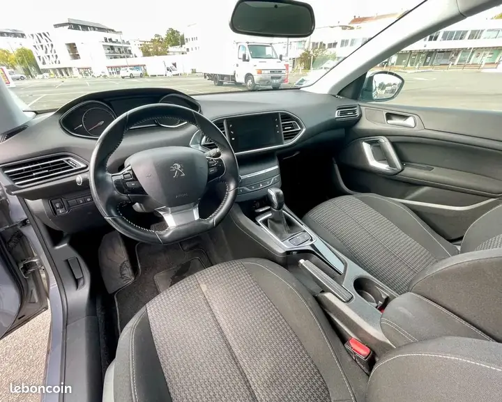 Peugeot 308 2018 photo 3