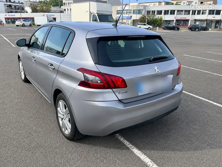 Peugeot 308 2018 photo 2