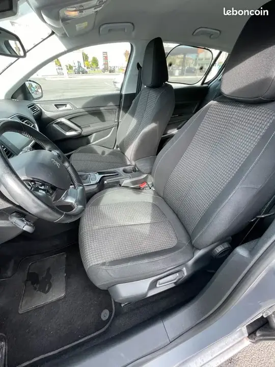 Peugeot 308 2018 photo 4