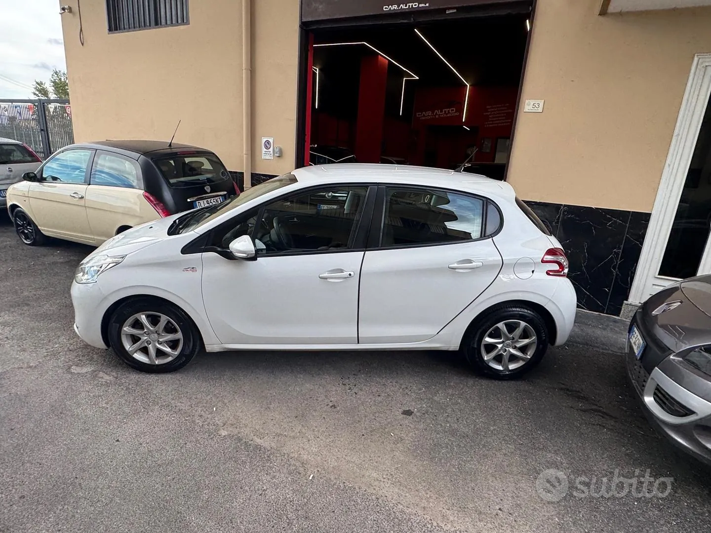 Peugeot 208 2015 photo 4