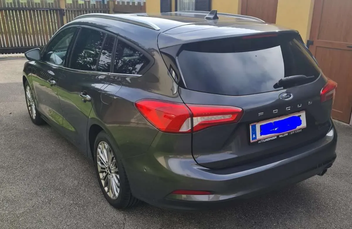 Ford Focus 2021 photo 2