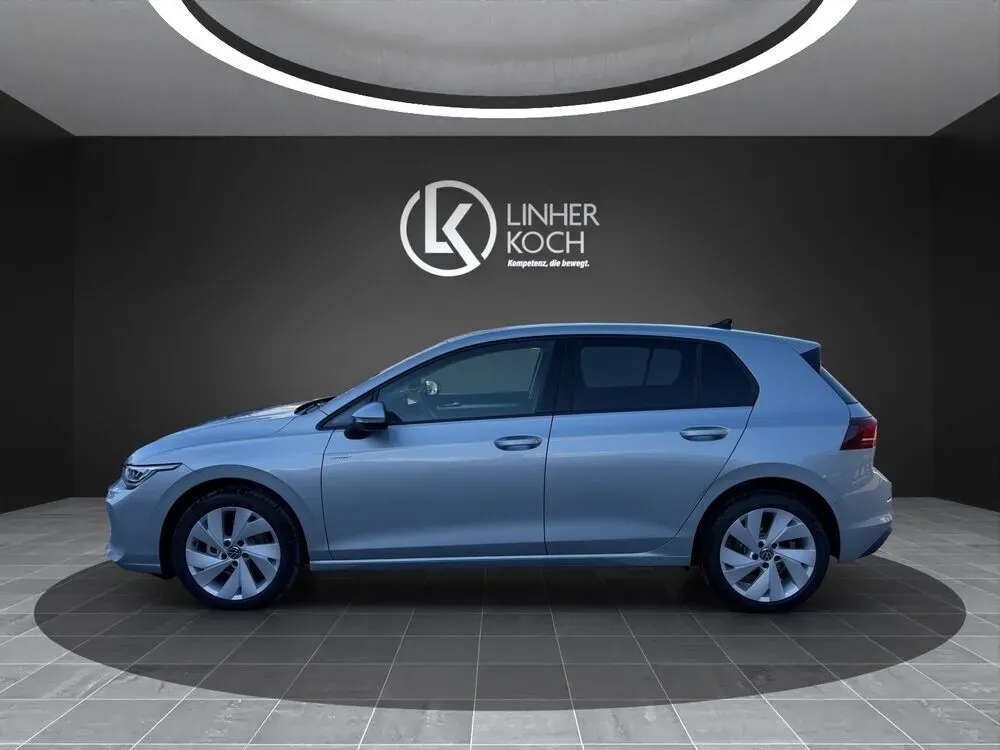 Volkswagen Golf 2026 photo 2