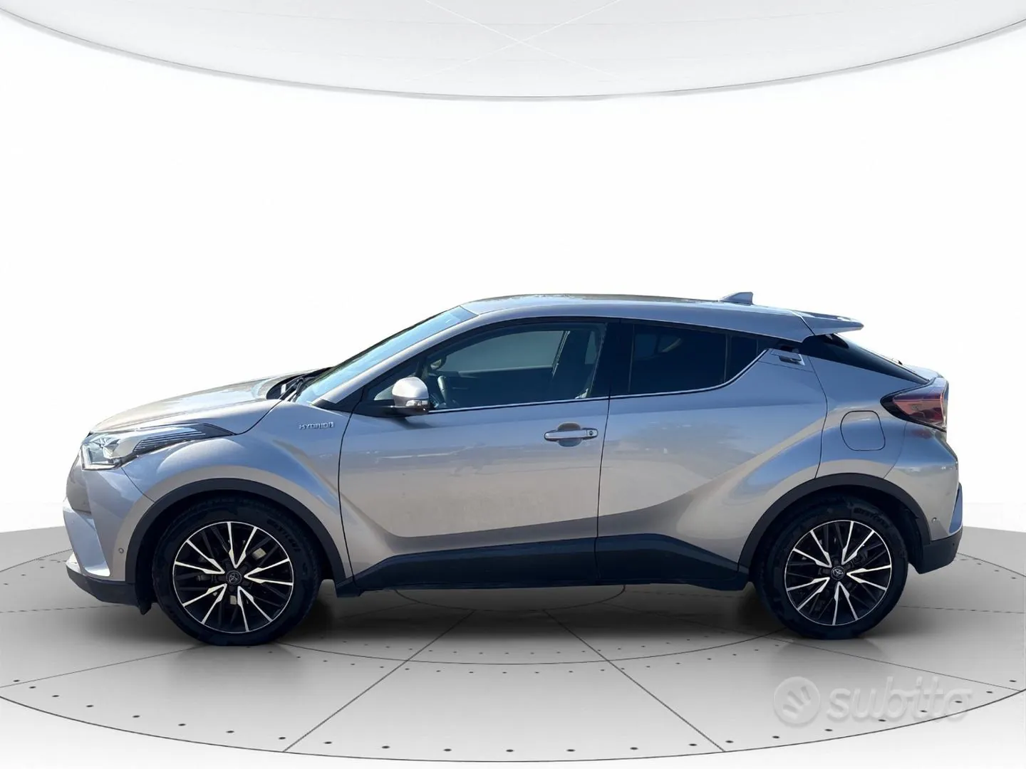 Toyota C-Hr 2019 photo 2