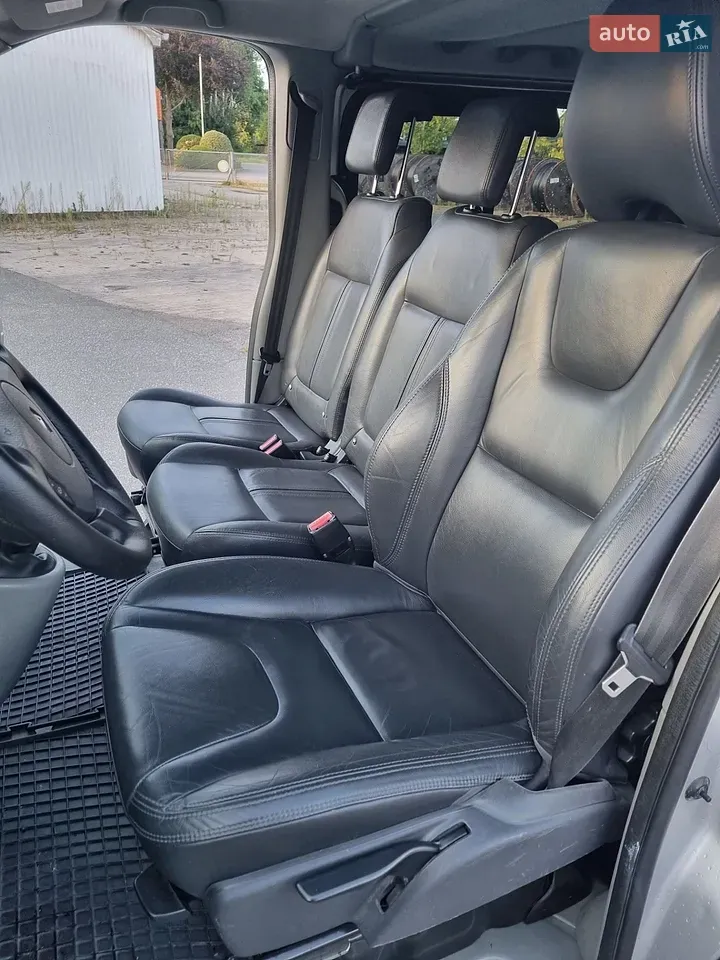 Renault Trafic 2012 photo 4