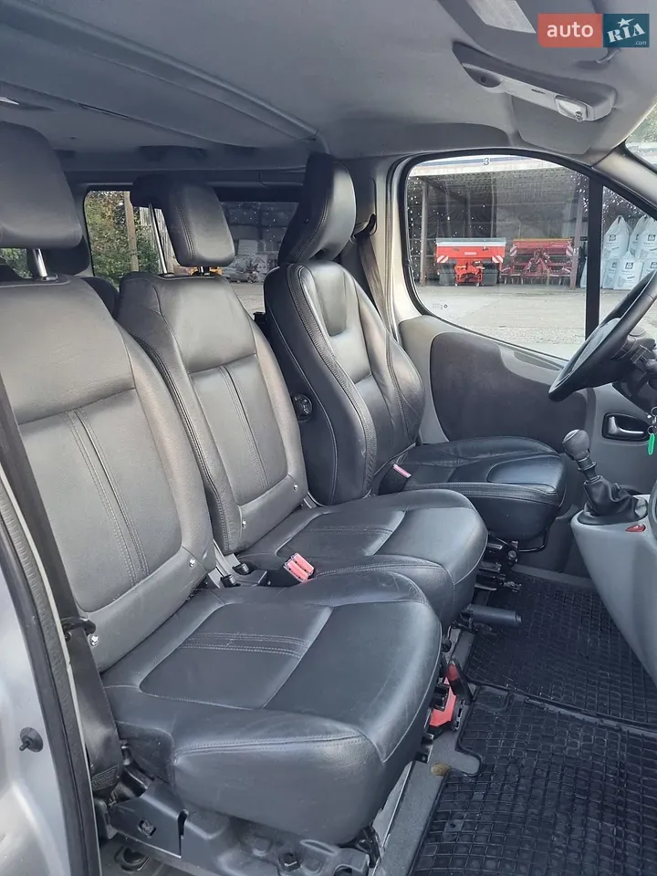 Renault Trafic 2012 photo 5