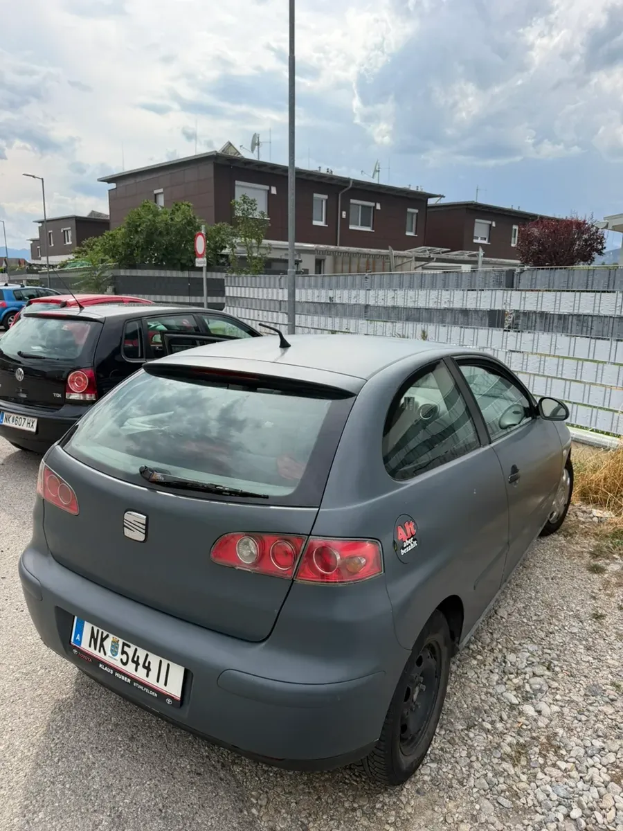 Seat Ibiza 2003 photo 2