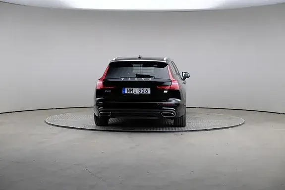 Volvo V60 2022 photo 2