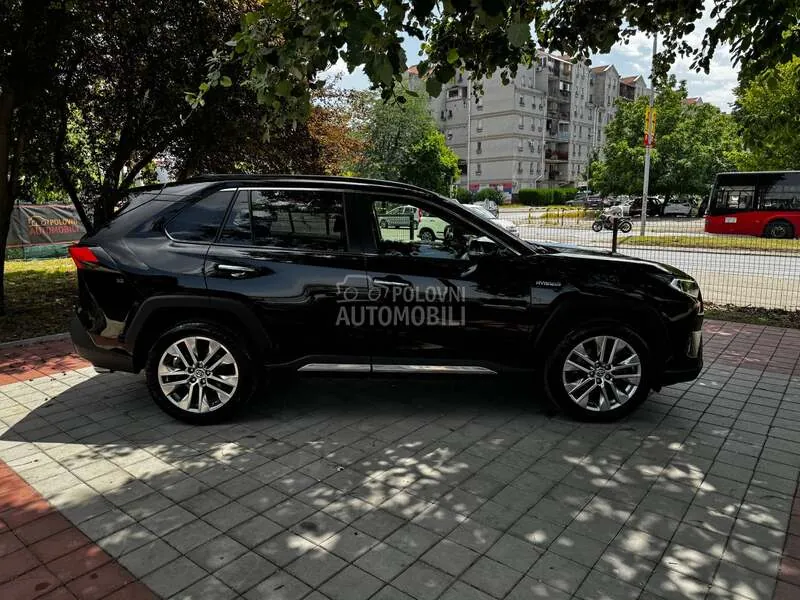 Toyota Rav 4 2021 photo 3