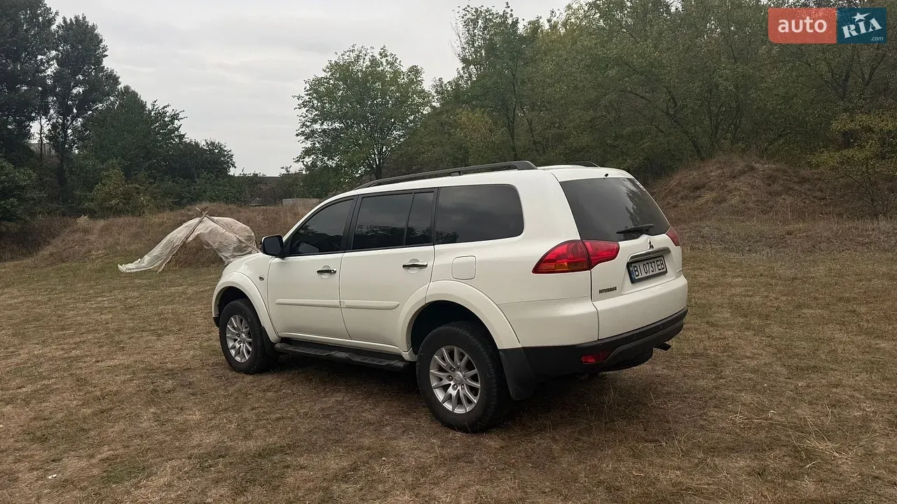 Mitsubishi Pajero Sport 2013 photo 4