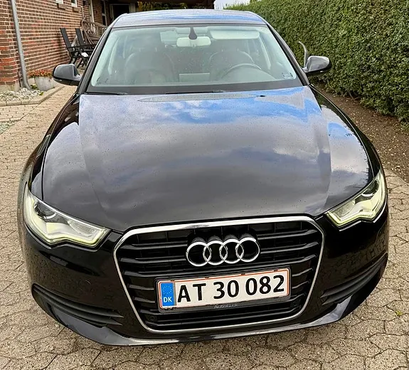 Audi A6 2011 photo 2
