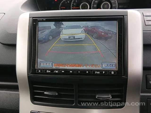 Toyota Noah 2012 photo 5