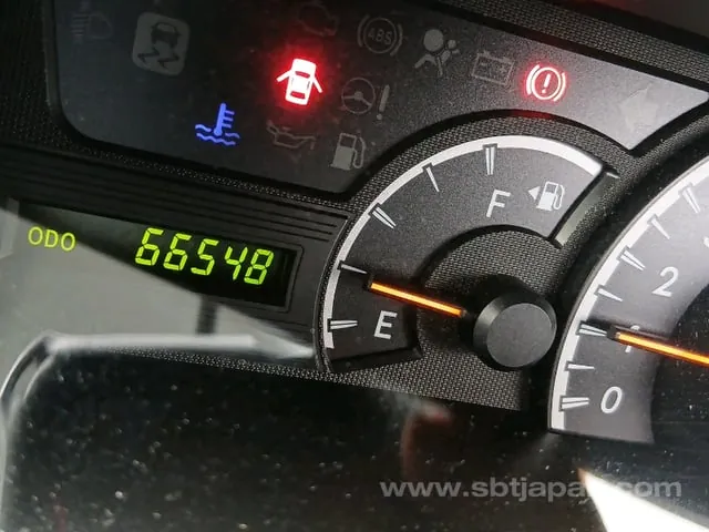 Toyota Noah 2012 photo 4