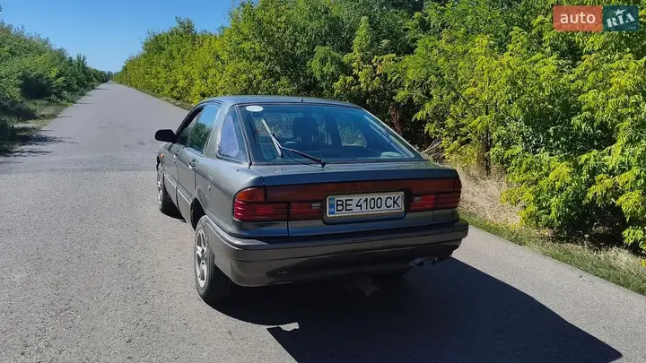 Mitsubishi Galant 1989 photo 5