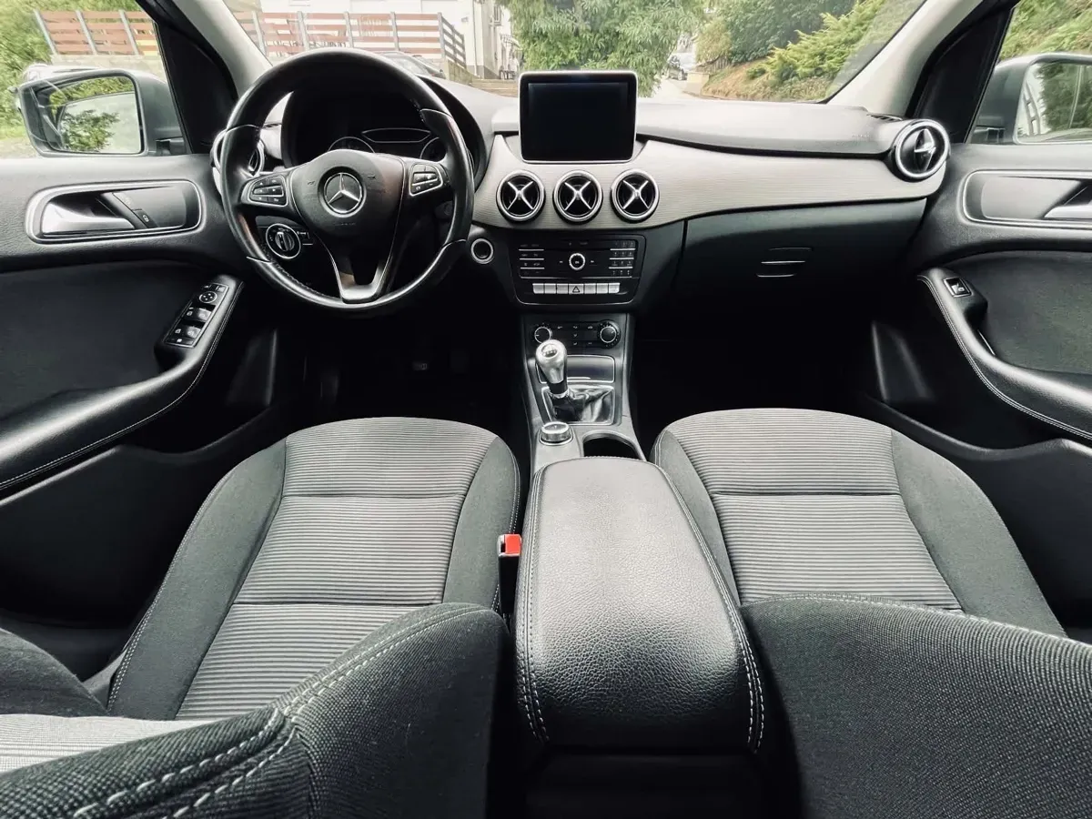 Mercedes-Benz B-Class 2015 photo 3