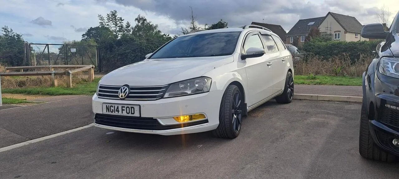 Volkswagen Passat 2014 photo 2
