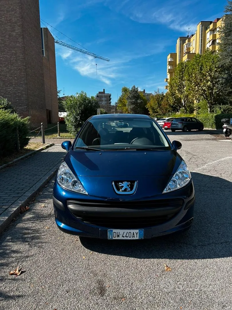 Peugeot 207 2009 photo 2
