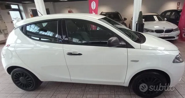 Lancia Ypsilon 2019 photo 2