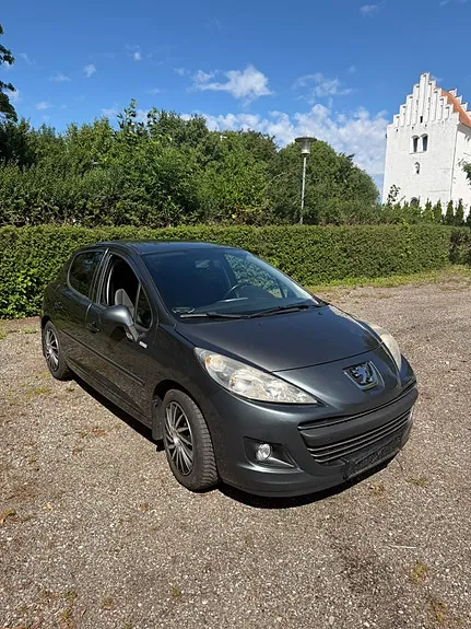 Peugeot 207 2011 photo 2