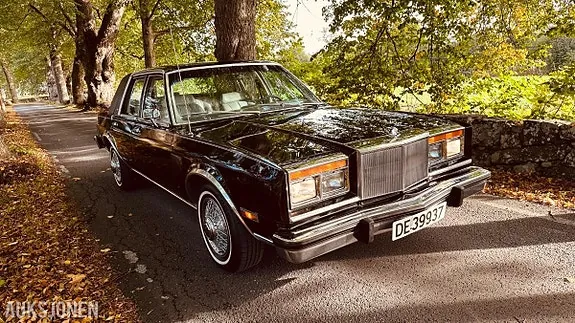 Chrysler New Yorker 1983 photo 2