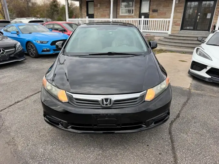 Honda Civic 2012 photo 2
