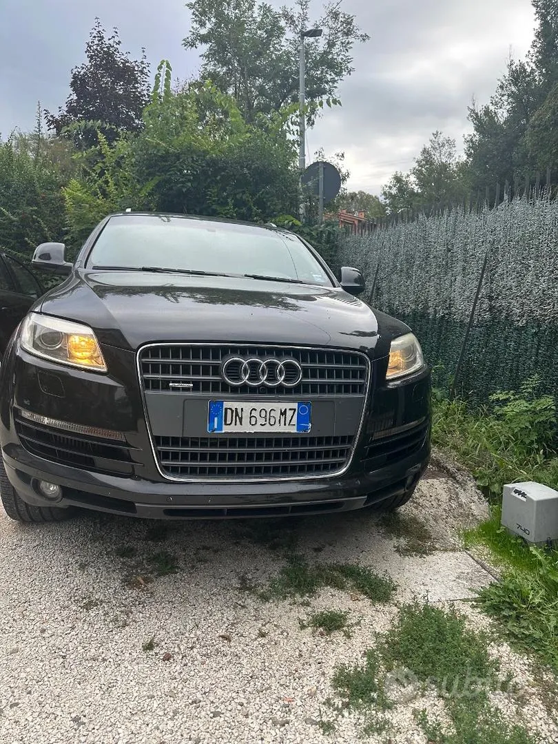 Audi Q7 2007 photo 2