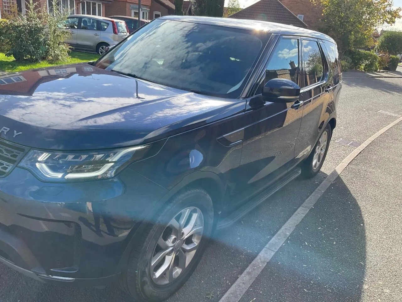 Land Rover Discovery 2017 photo 2