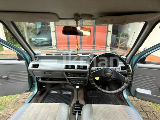 Nissan March 1988 photo 4