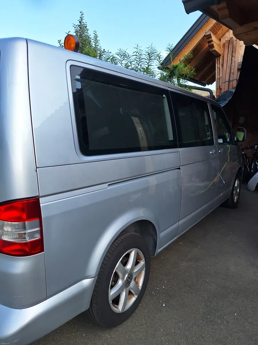 Volkswagen Caravelle 2009 photo 2