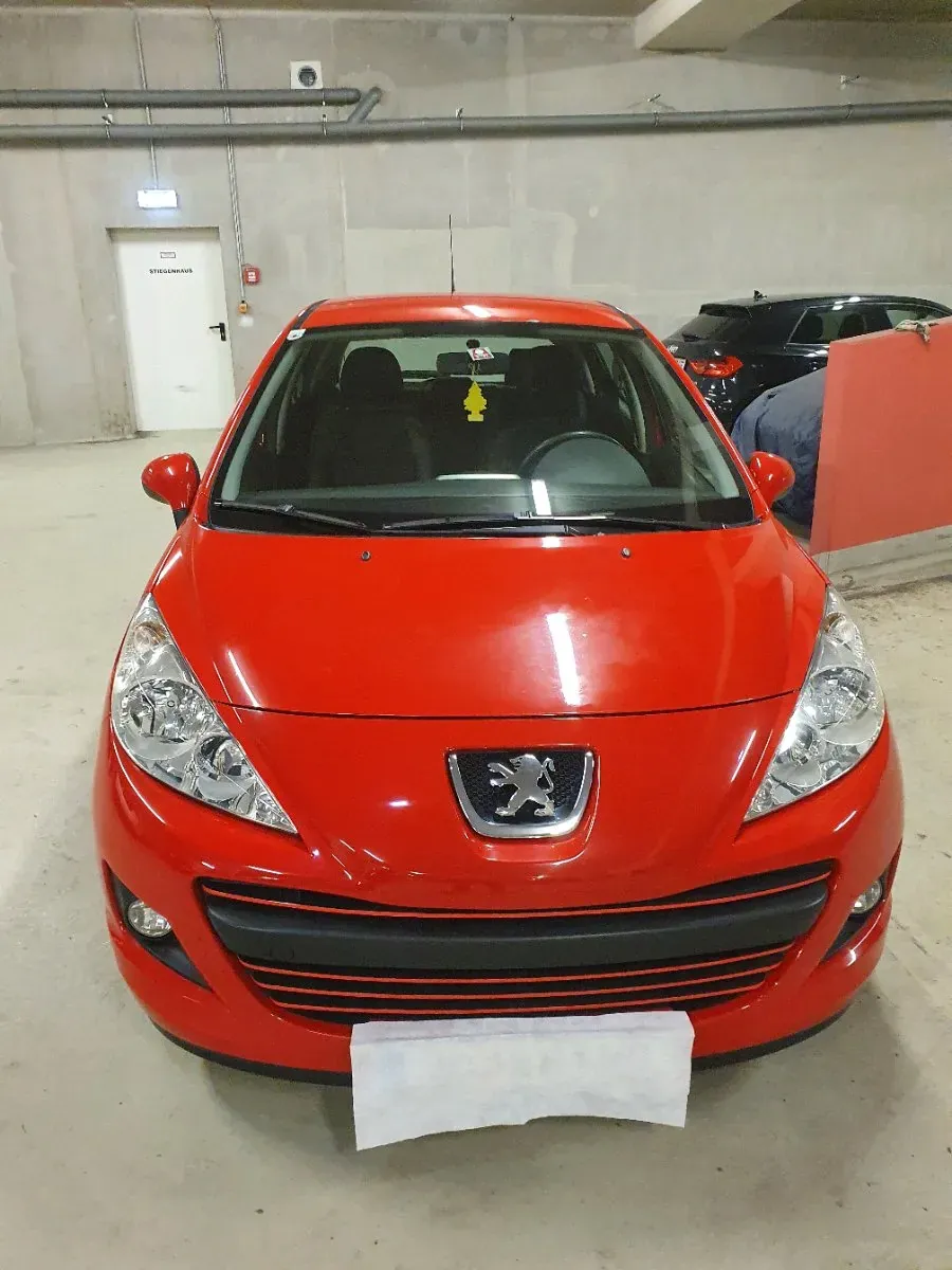 Peugeot 207 2010 photo 2