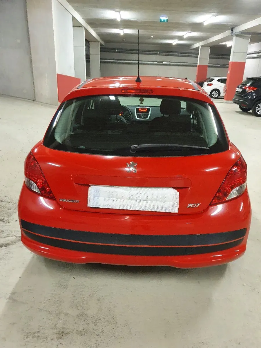 Peugeot 207 2010 photo 3